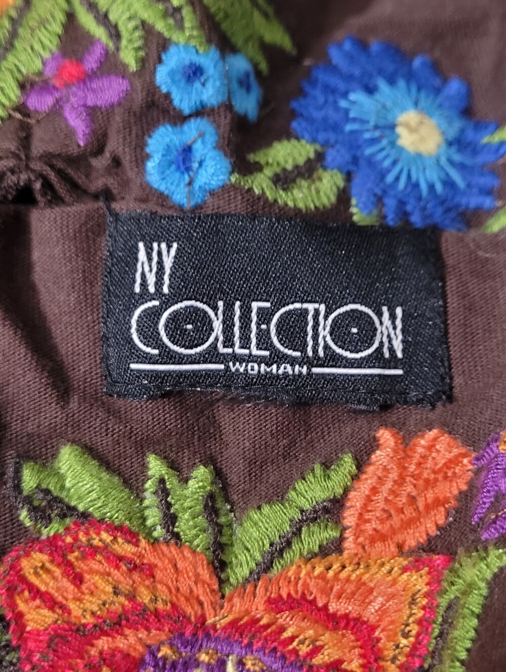 Embroidered V-Neck NY Collection ❤️ Size XXL Beautiful!! Like New - Picture 9 of 9